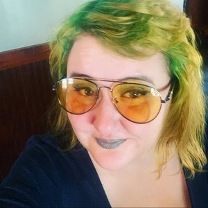 Meet your Posher, Christina